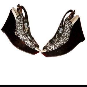 Kenneth Cole Reaction Wedges